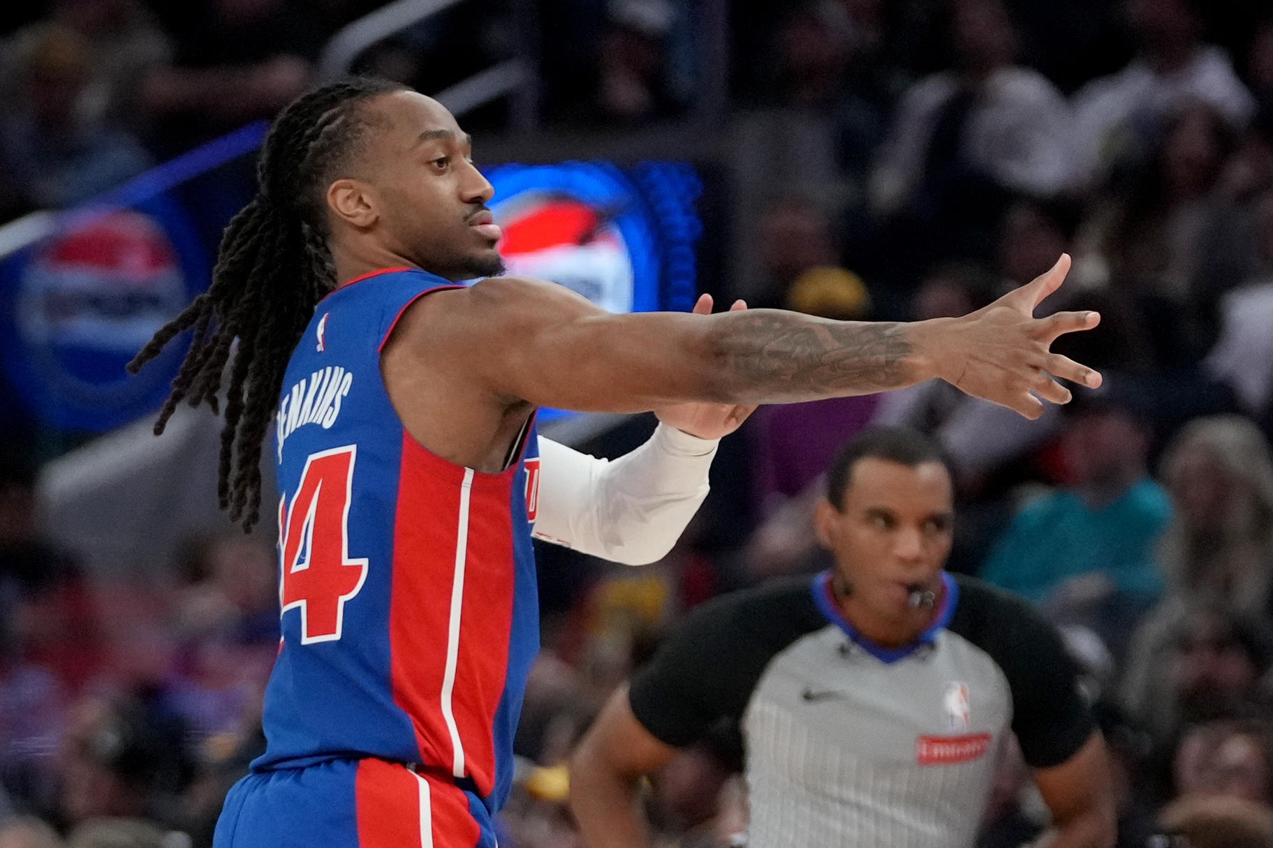 约基奇40分准三双绝杀马刺 韦尔19板7帽创生涯新高