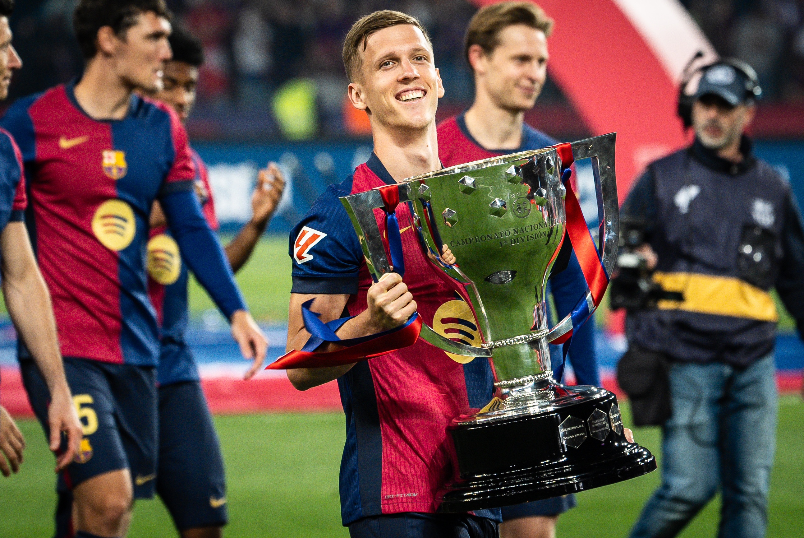 罗马诺确认奥尔莫拒沙特天价合同 专注巴萨无离意 罗马诺确认奥尔莫拒沙特天价合同 专注巴萨无离意