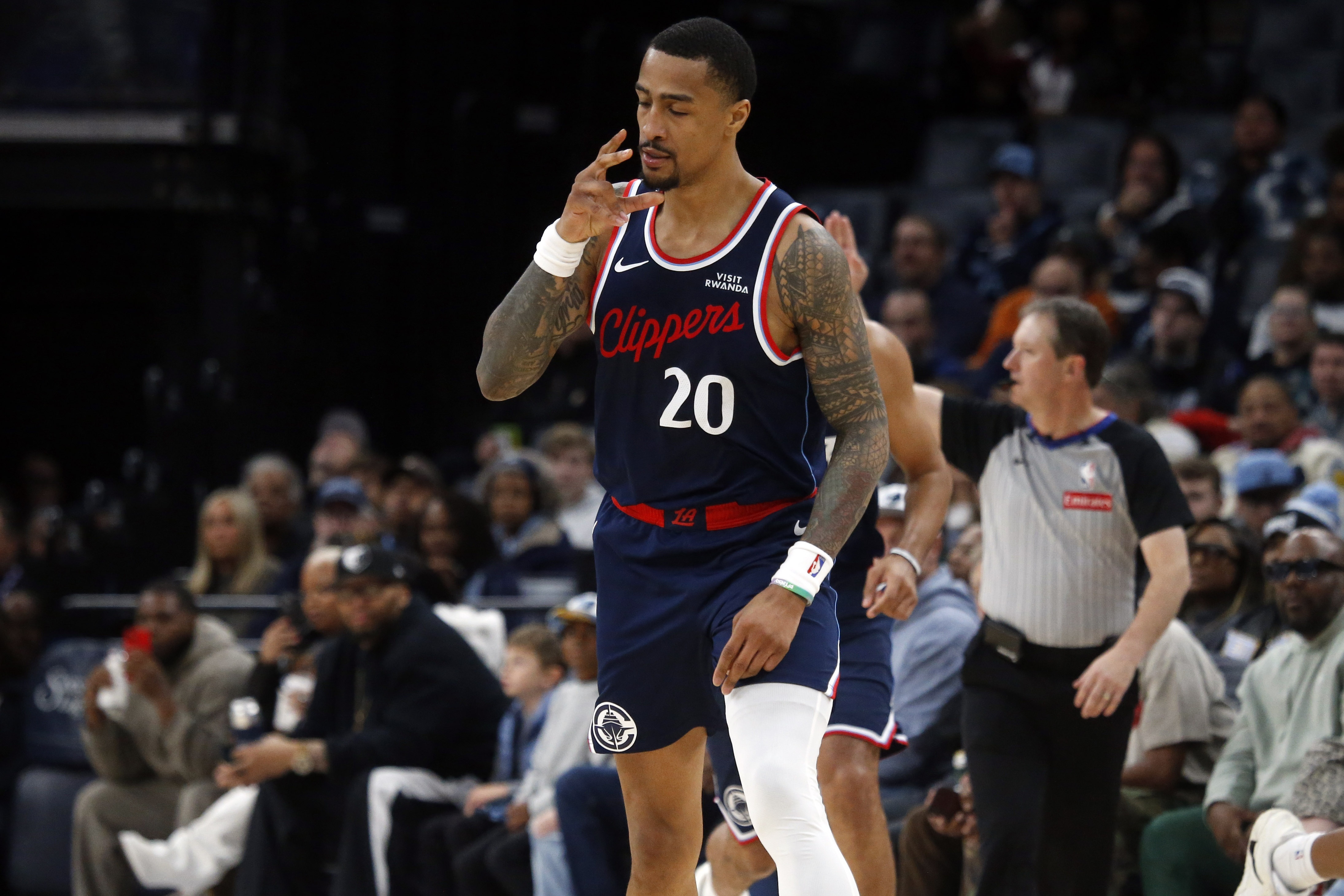 科林斯24分钟高效25分 自诩全面性为傲愿为球队扮演任何角色