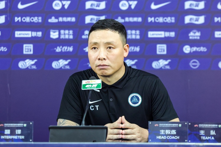 陈涛执教三月暴瘦20斤 刘建业滴酒不沾鬓角现白发