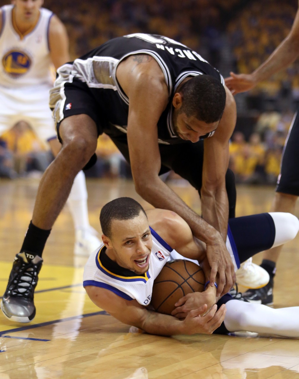 库里替补17分历史得分榜逼近邓肯 勇士险胜国王