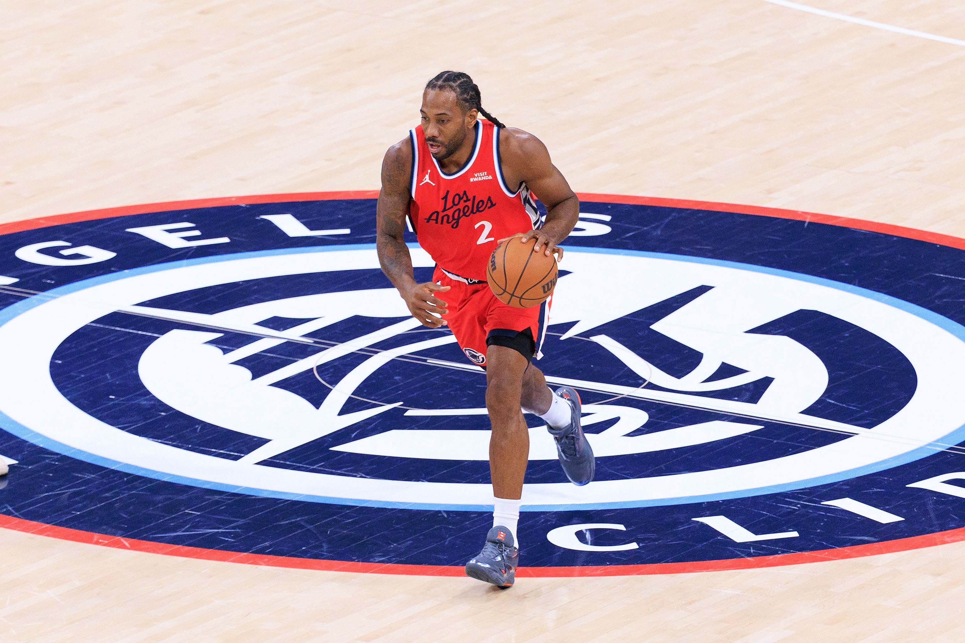 卢氏军令状达成 快船35胜目标完成 小卡34分点出攻防提升方向 卢氏军令状达成 快船35胜目标完成 小卡34分点出攻防提升方向