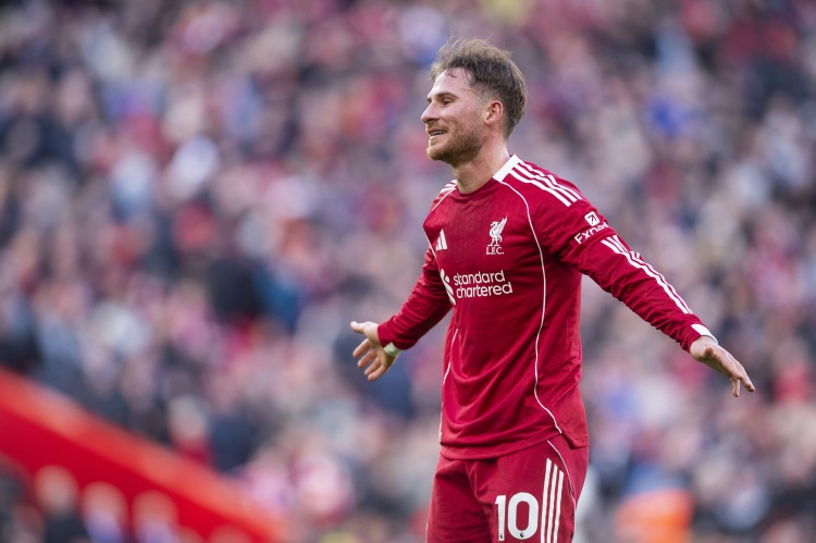 利物浦中场失守 麦卡利斯特半场被过三次