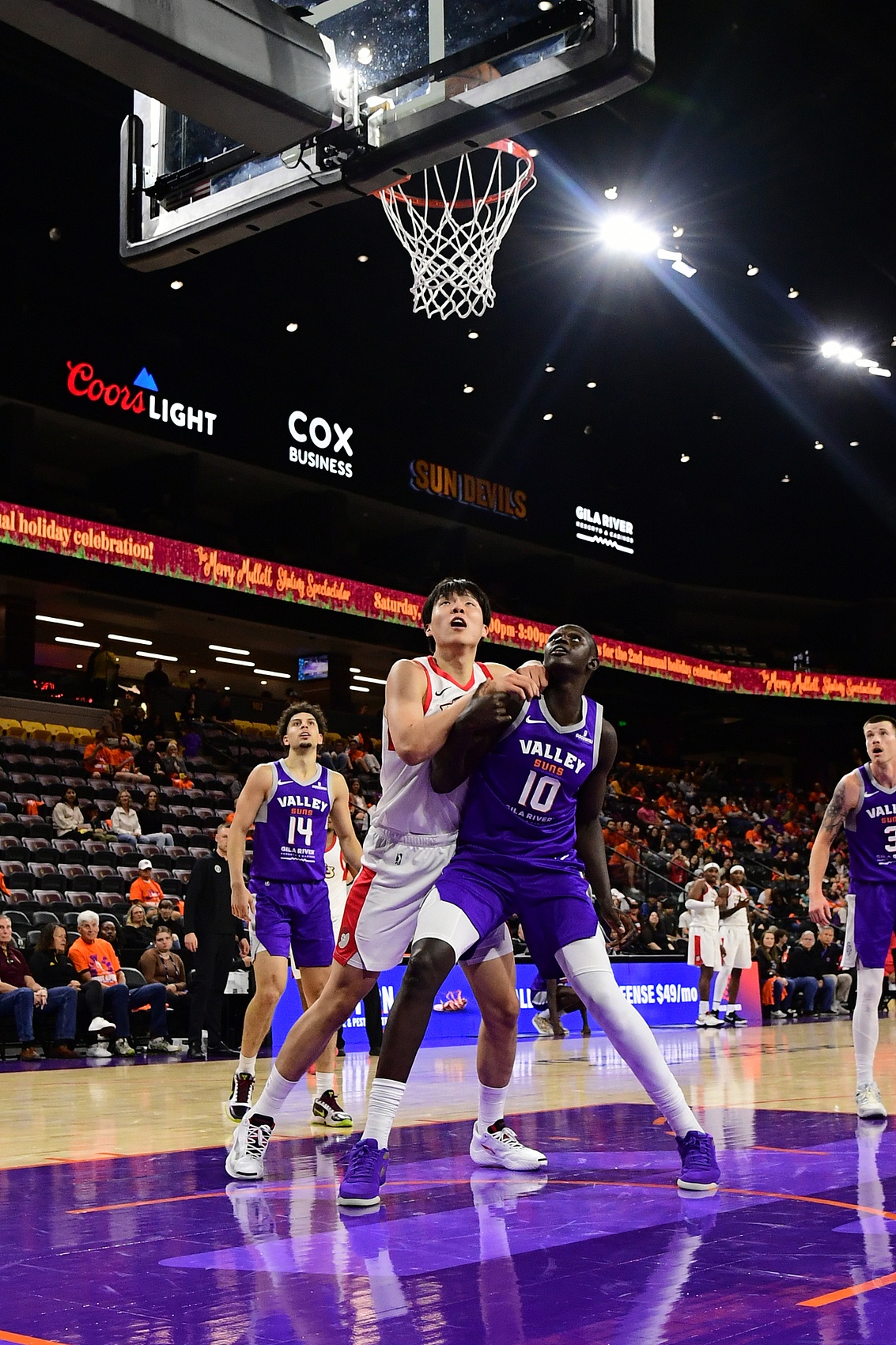 马卢阿奇生涯首发出战30分12秒 14篮板3封盖创多项新高