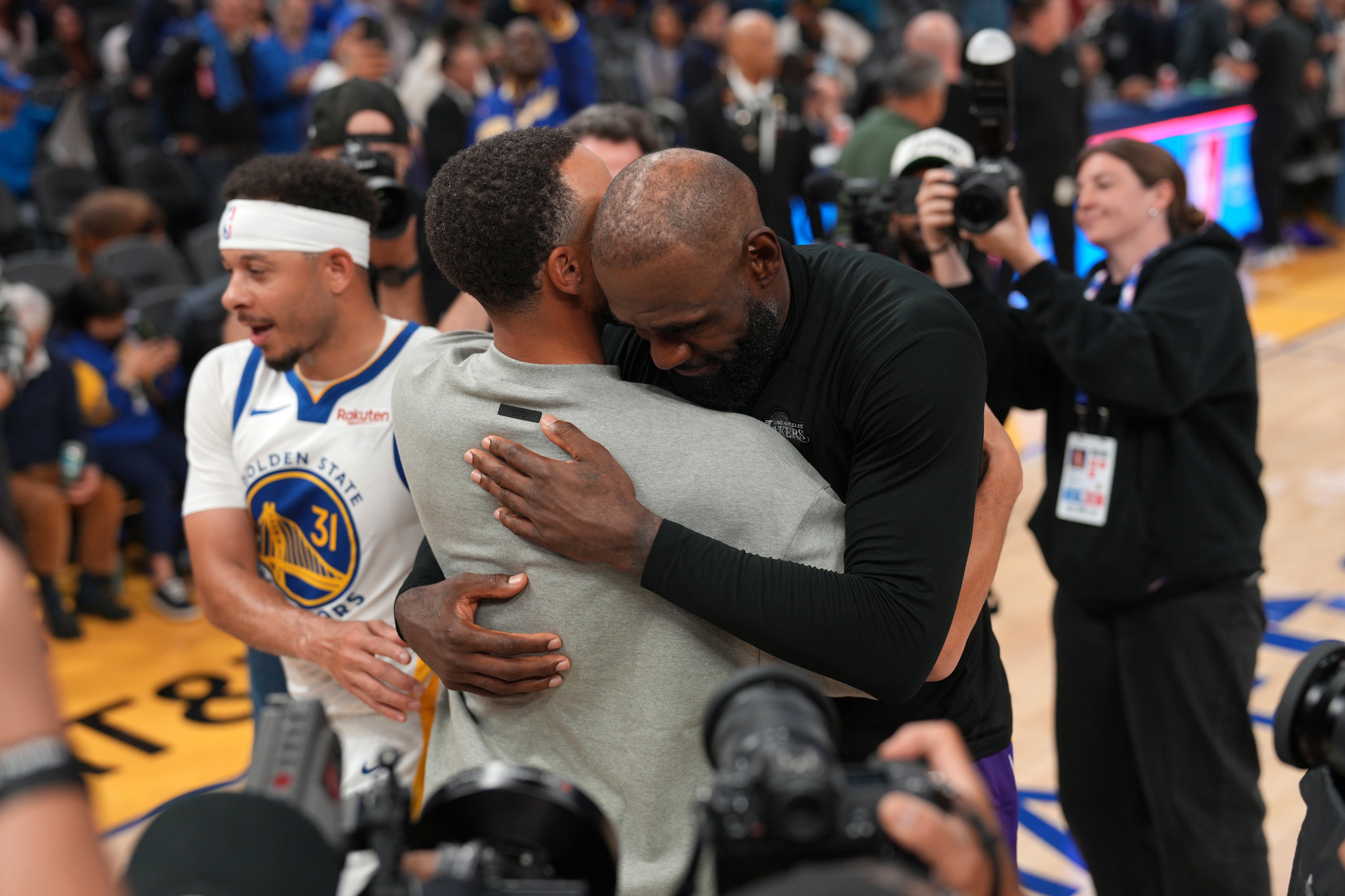 Amick曝詹姆斯离队合同现实 赴骑士勇士或仅底薪