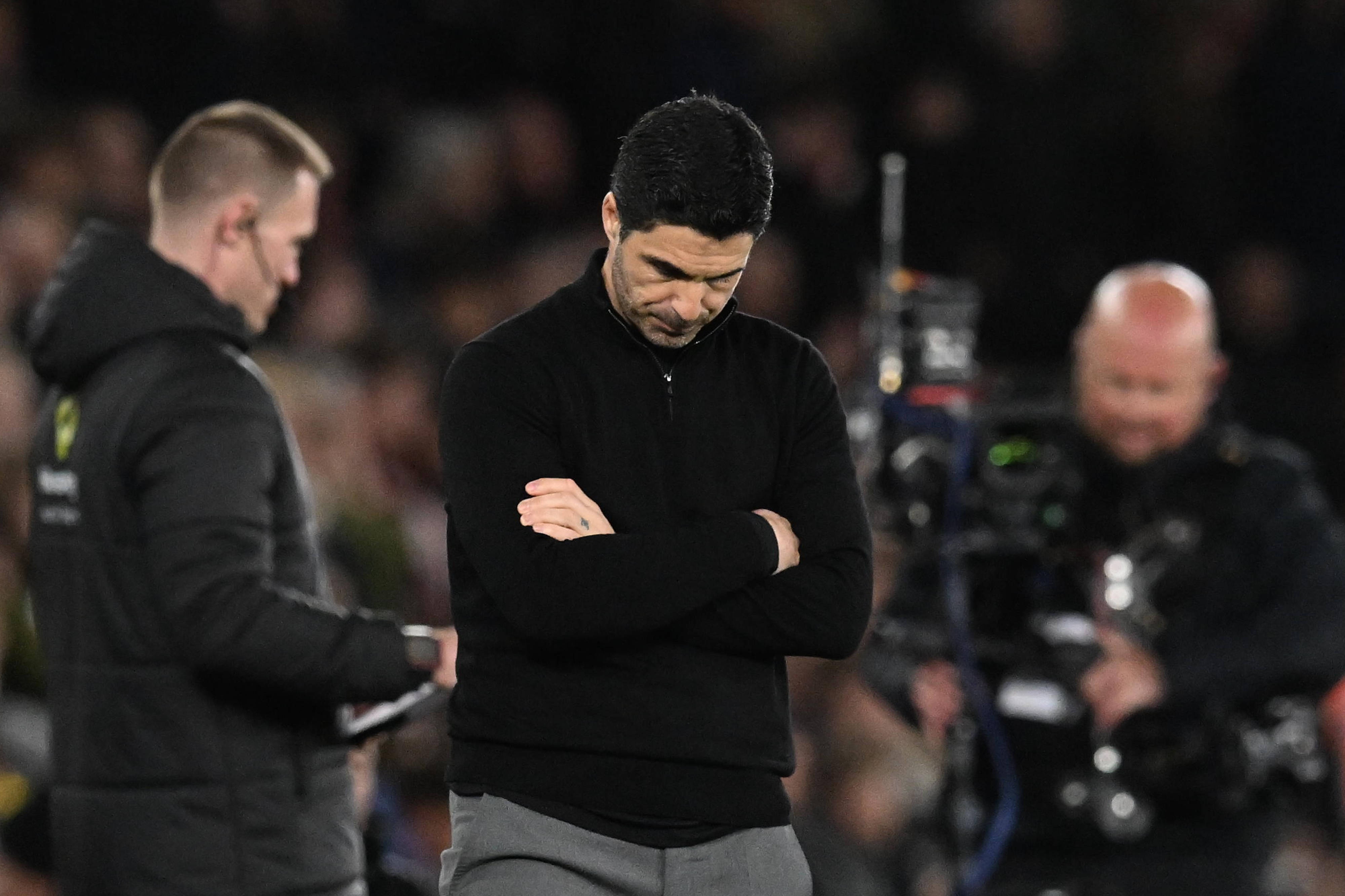 曼城三球完胜切尔西紧追枪手 热刺十四轮不胜深陷降级区