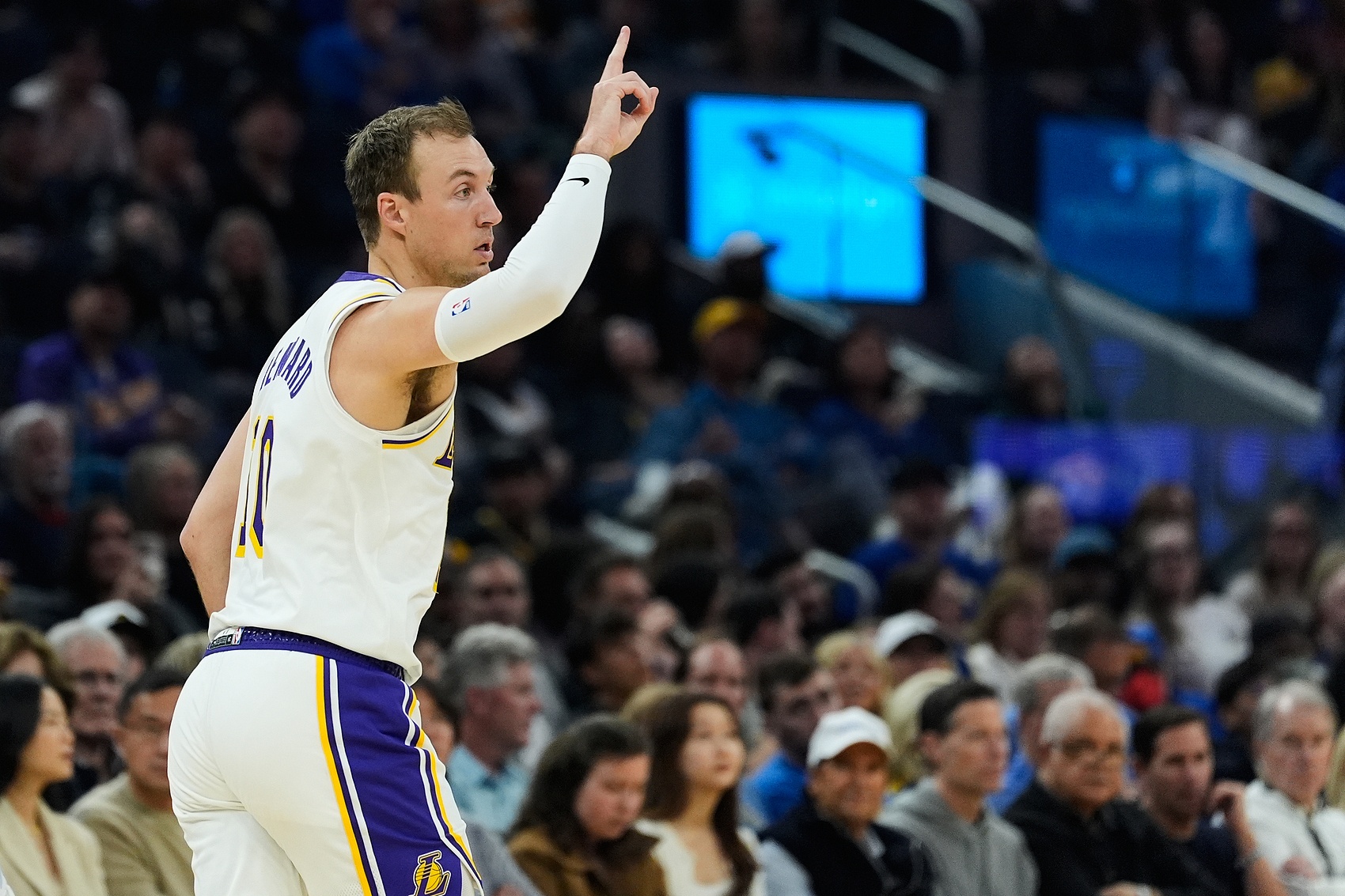 肯纳德赛季命中率定格 三项数据跻身190俱乐部