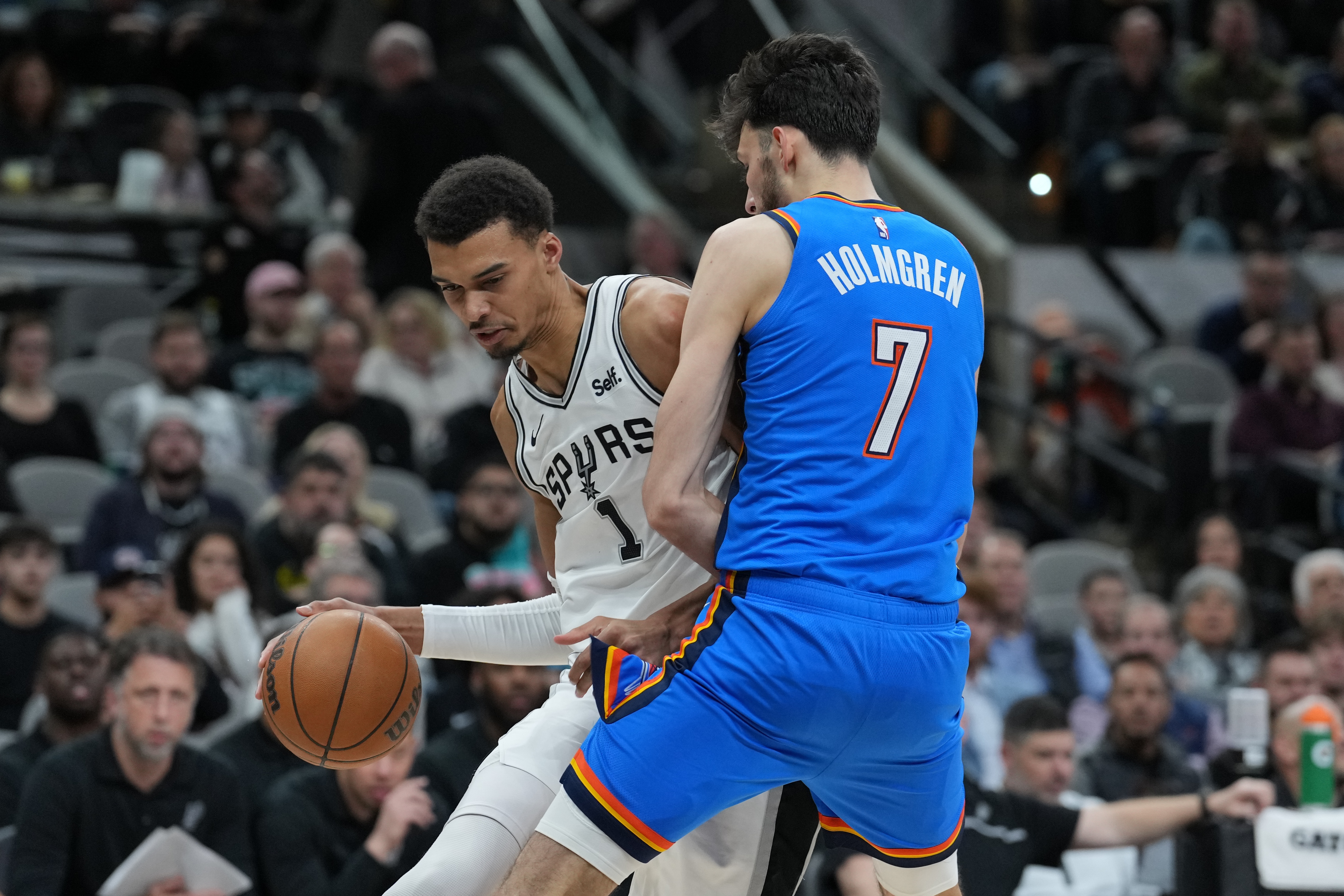 詹库常规赛再度错失交锋 一代宿敌落幕与新生代对决崛起