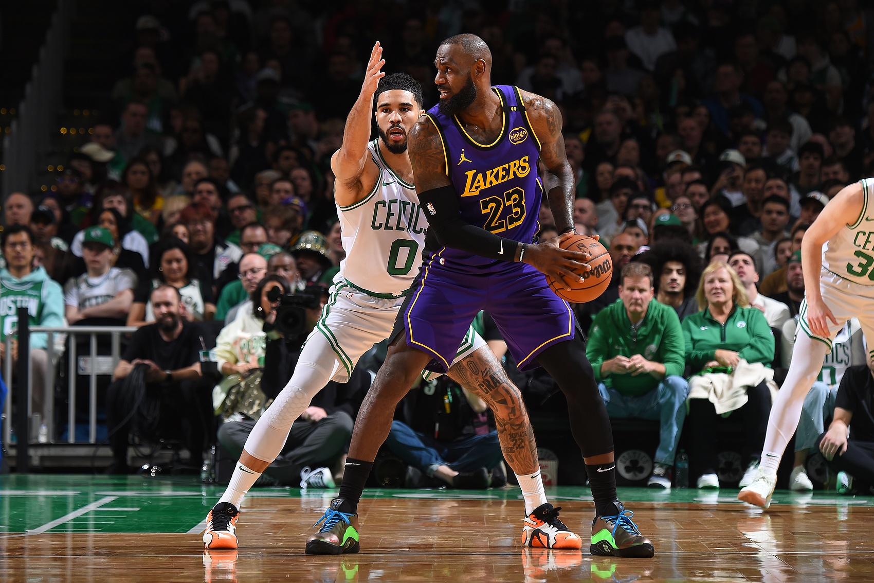 詹姆斯解析塔图姆复出过程 坦言41岁老将与年轻核心心态迥异