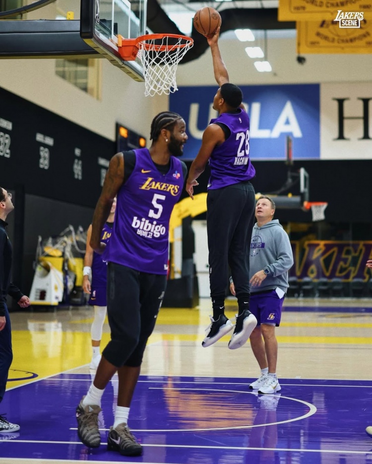 湖人备战首轮G1 詹姆斯训练状态引关注