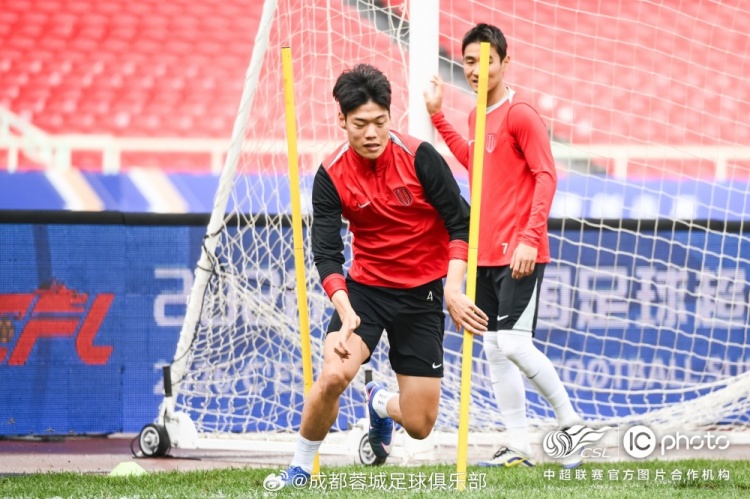 阿洛伊西确认费利佩首发 韦林顿强调团队至上