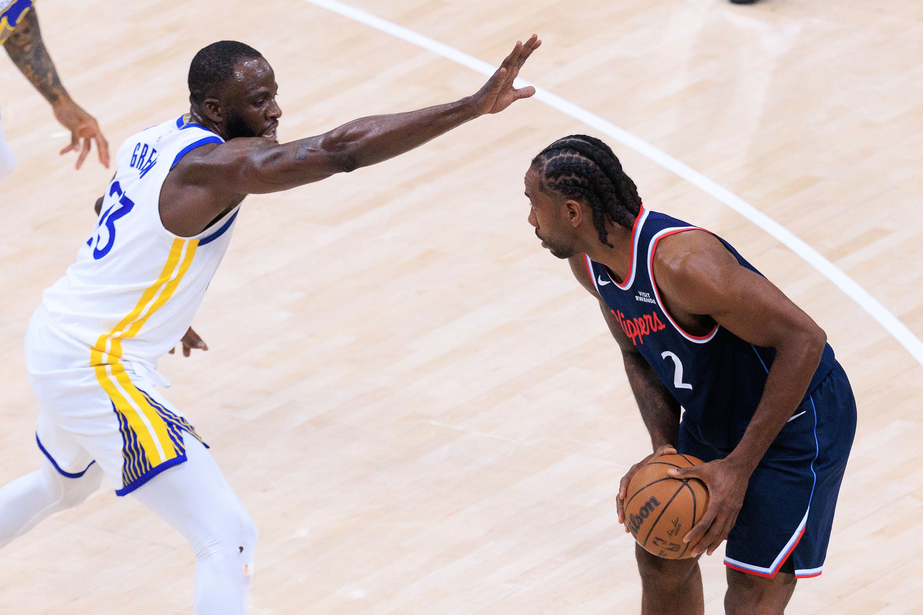 追梦格林播客罕见示敬 称伦纳德攻防俱属联盟前五