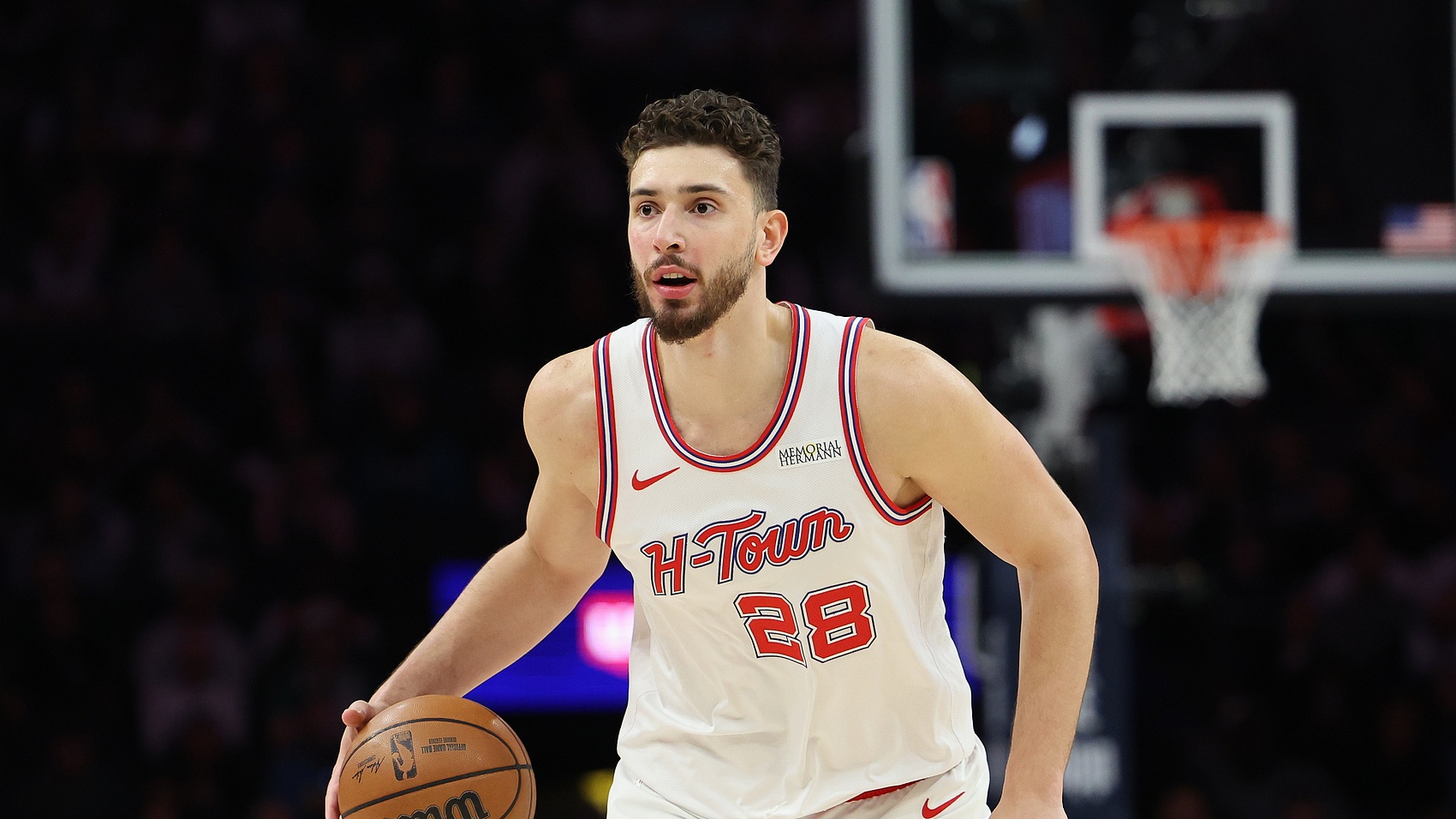 海斯：申京低位威胁需重点布防 湖人G5防守重心明确