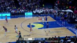 [杨瀚森妙传+大帽]杨瀚森弧顶发牌妙传队友暴扣，随后镇守篮下还送遮天大帽