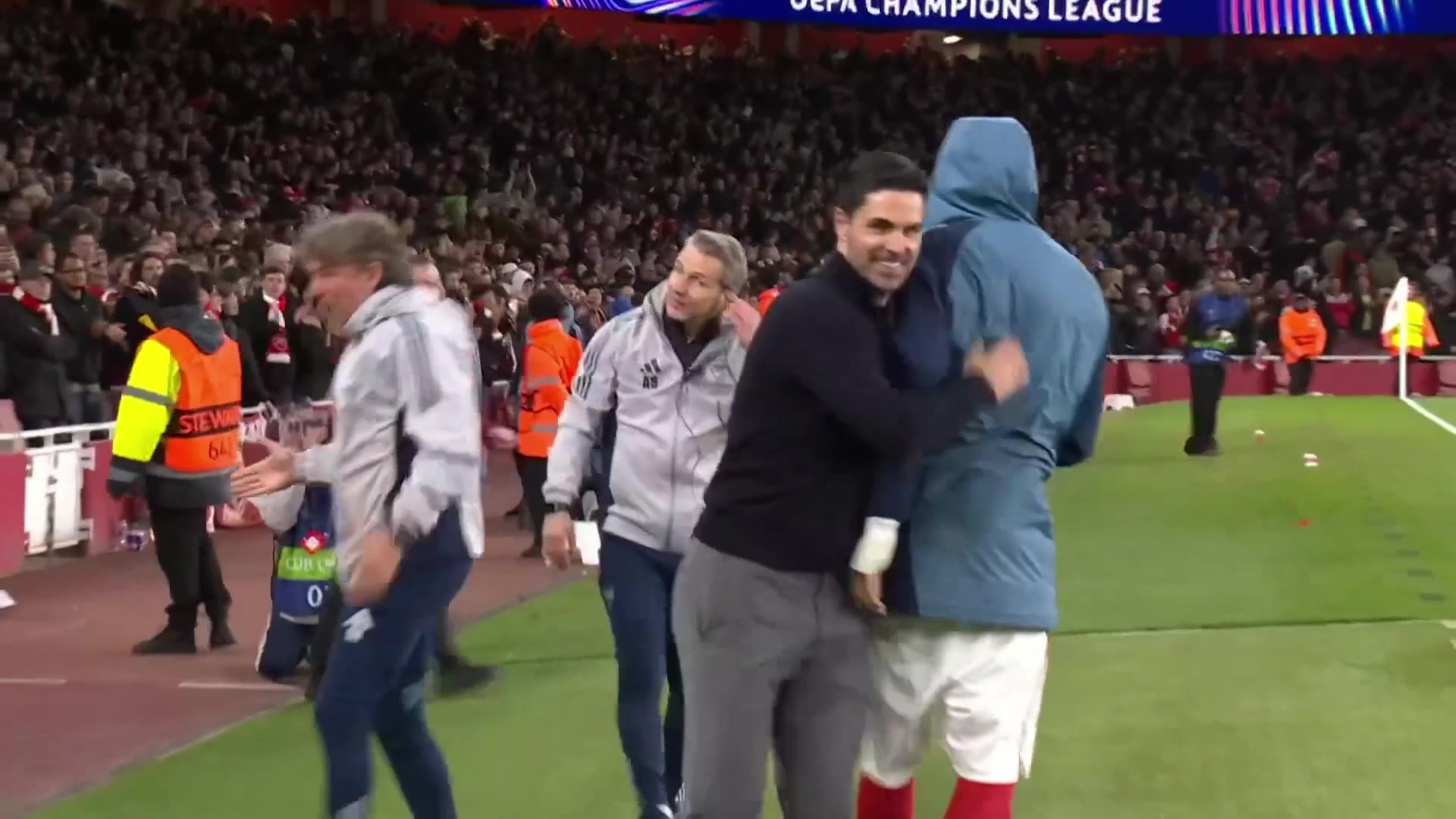 吓人！葡体最后一攻险进球，若昂-西蒙斯劲射稍稍偏出！