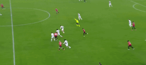 尤文主场2-0米兰 姆班古拉小维阿两分钟连击 尤文主场2-0米兰 姆班古拉小维阿两分钟连击