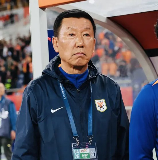 泰山0-1申花两连败落后7分 崔康熙变阵无效右路新人成短板