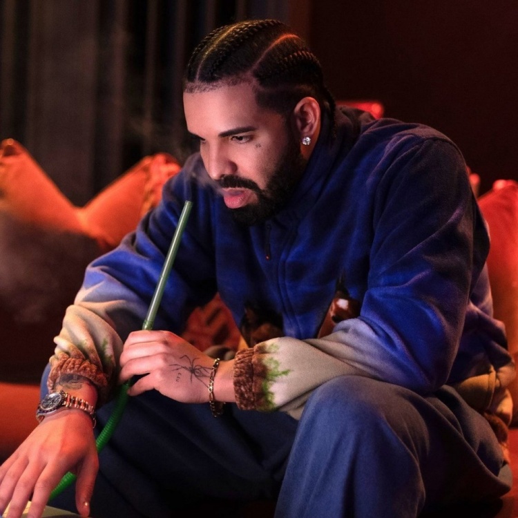 Drake新歌炮轰詹姆斯:靠换队成就生涯,称自己才是真男人 Drake新歌炮轰詹姆斯:靠换队成就生涯,称自己才是真男人