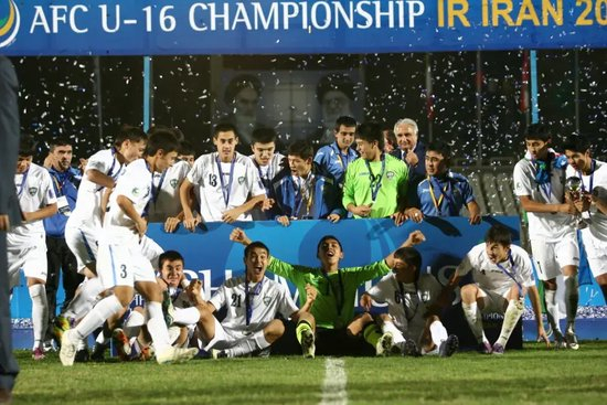 9人作战2-0胜沙特，乌兹别克U17亚洲杯夺冠，三年三线突破青训成果