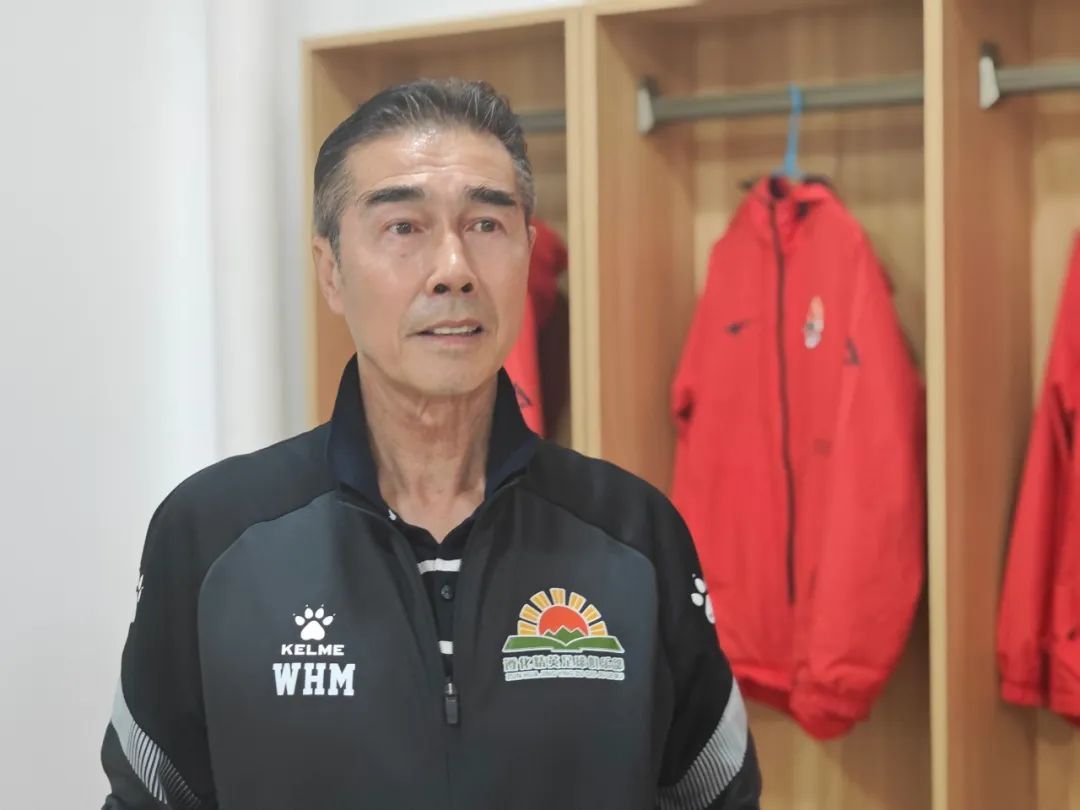 前女足主帅王海鸣扎根遵化校园：青训不收费，先育人后踢球