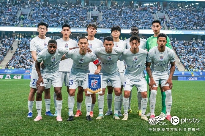 上海申花客场4-1逆转大连英博，拉唐独中两元