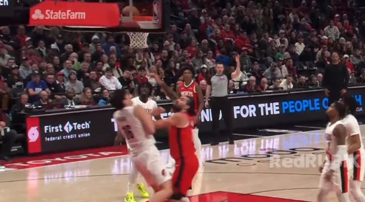 开拓者自媒体:杨瀚森上限进攻枢纽下限边缘人,弱点在NBA被放大 开拓者自媒体:杨瀚森上限进攻枢纽下限边缘人,弱点在NBA被放大