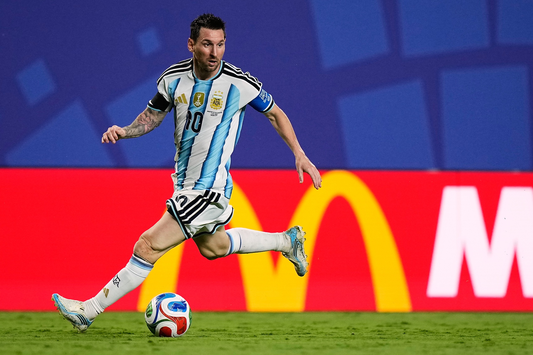 FIFA实力榜：姆巴佩进攻第一 梅西创造力登顶 罗德里防守称王