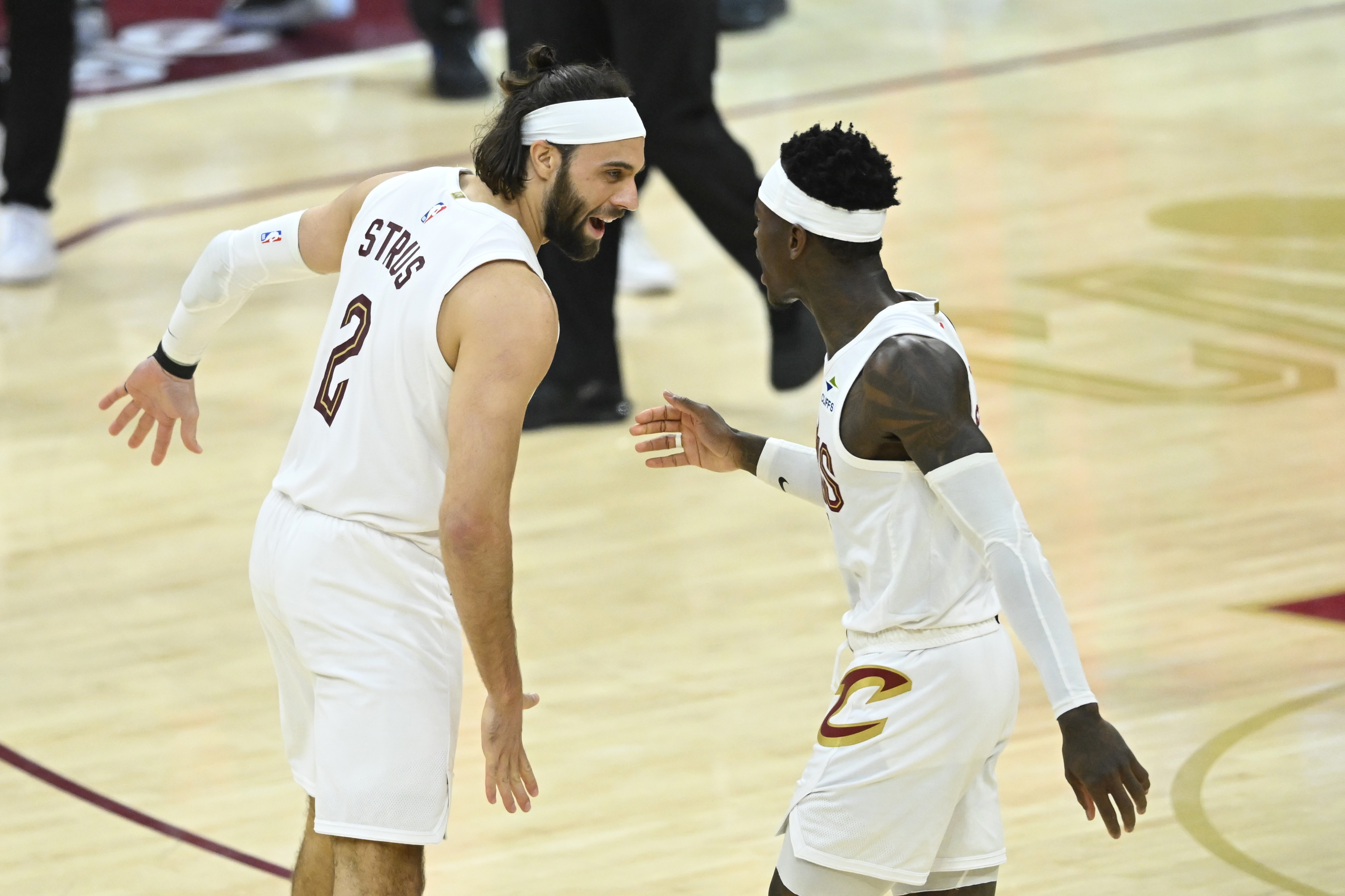 詹姆斯未定 伦纳德悬停 NBA多队陷入连锁反应僵局