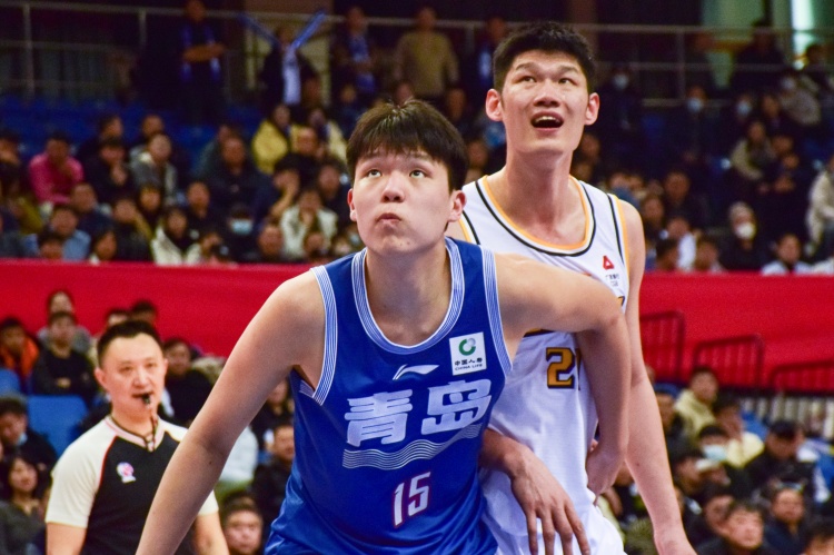 殳海:杨瀚森难当国家队核心 赵睿+胡金秋挡拆更有效 殳海:杨瀚森难当国家队核心 赵睿+胡金秋挡拆更有效