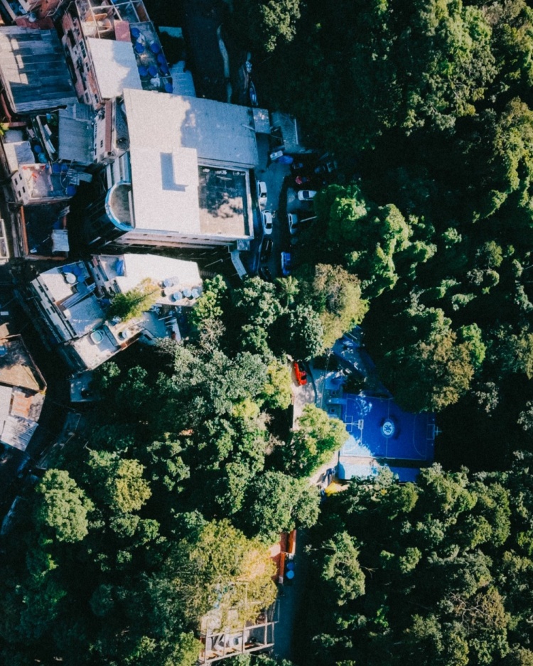 切尔西两个月内连建两座巴西社区球场:里约罗西尼亚项目落地 切尔西两个月内连建两座巴西社区球场:里约罗西尼亚项目落地