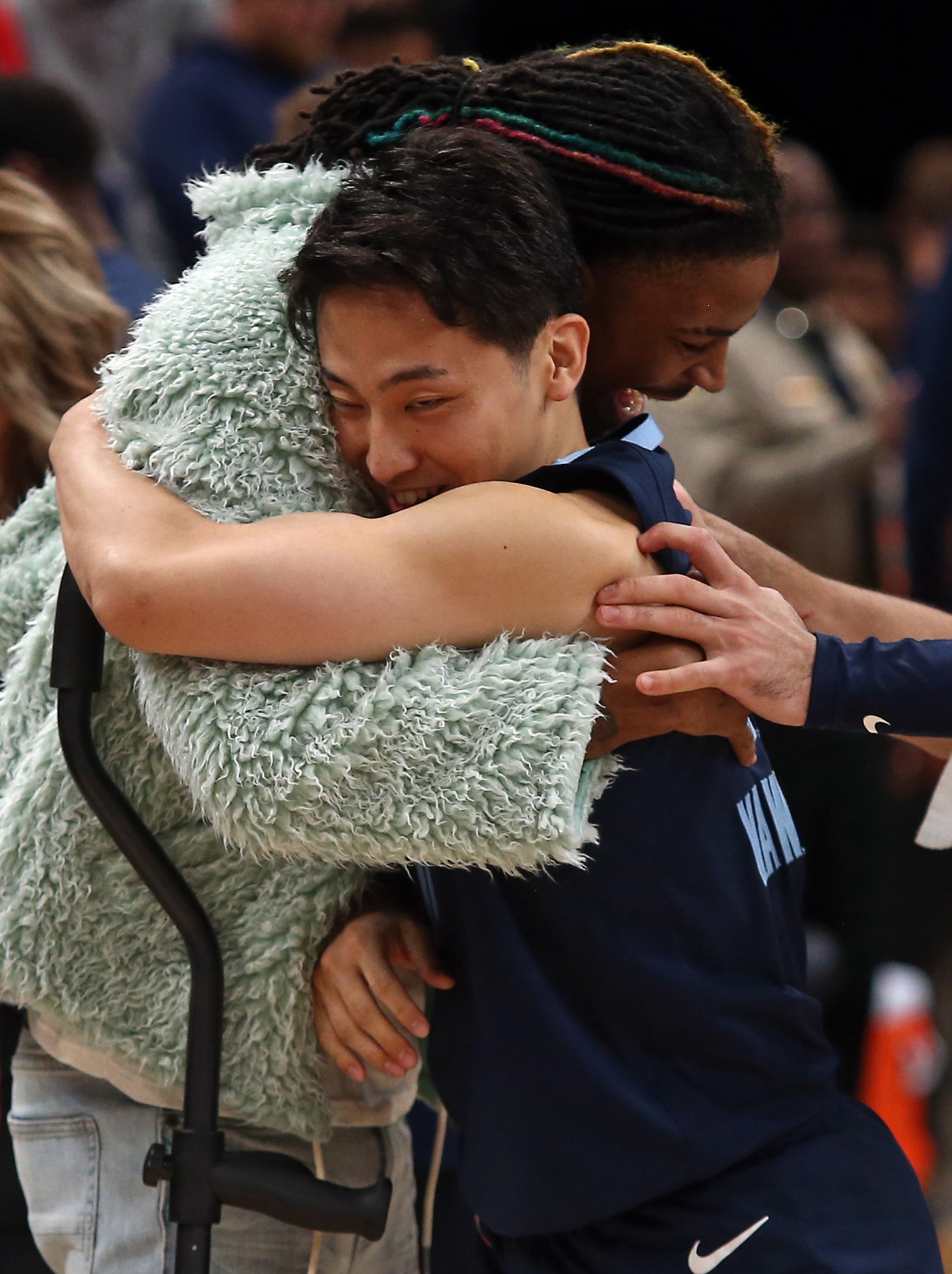 莫兰特转发前队友河村勇辉夏联集锦 场均4.8助但命中率34%