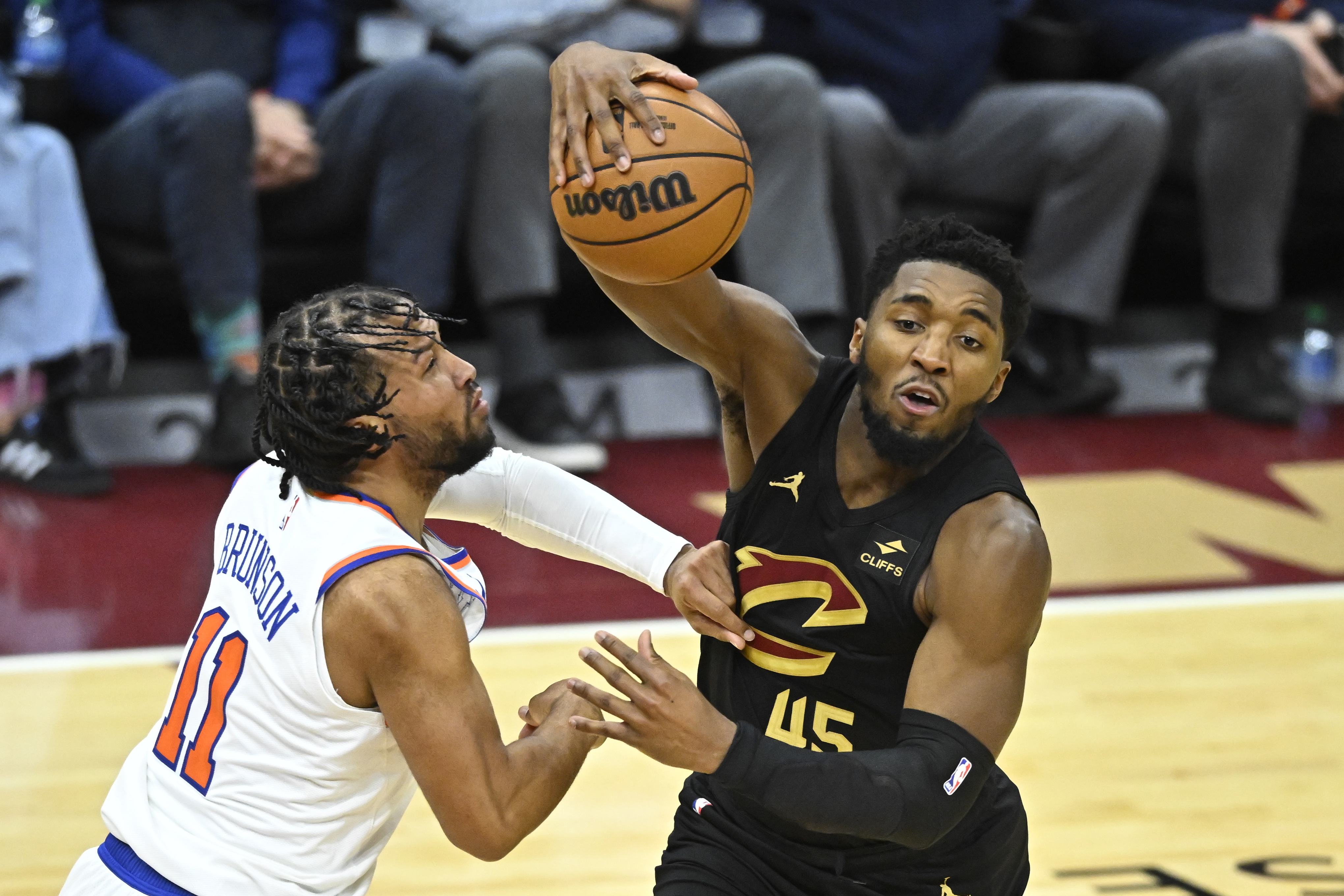 米切尔4年2.73亿续约：骑士别无选择，7000万时代来临