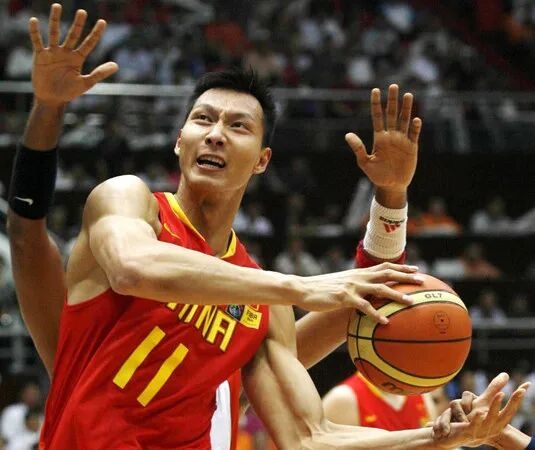 2013年男篮负中国台北:戴维斯13中12不是易建联的锅 2013年男篮负中国台北:戴维斯13中12不是易建联的锅
