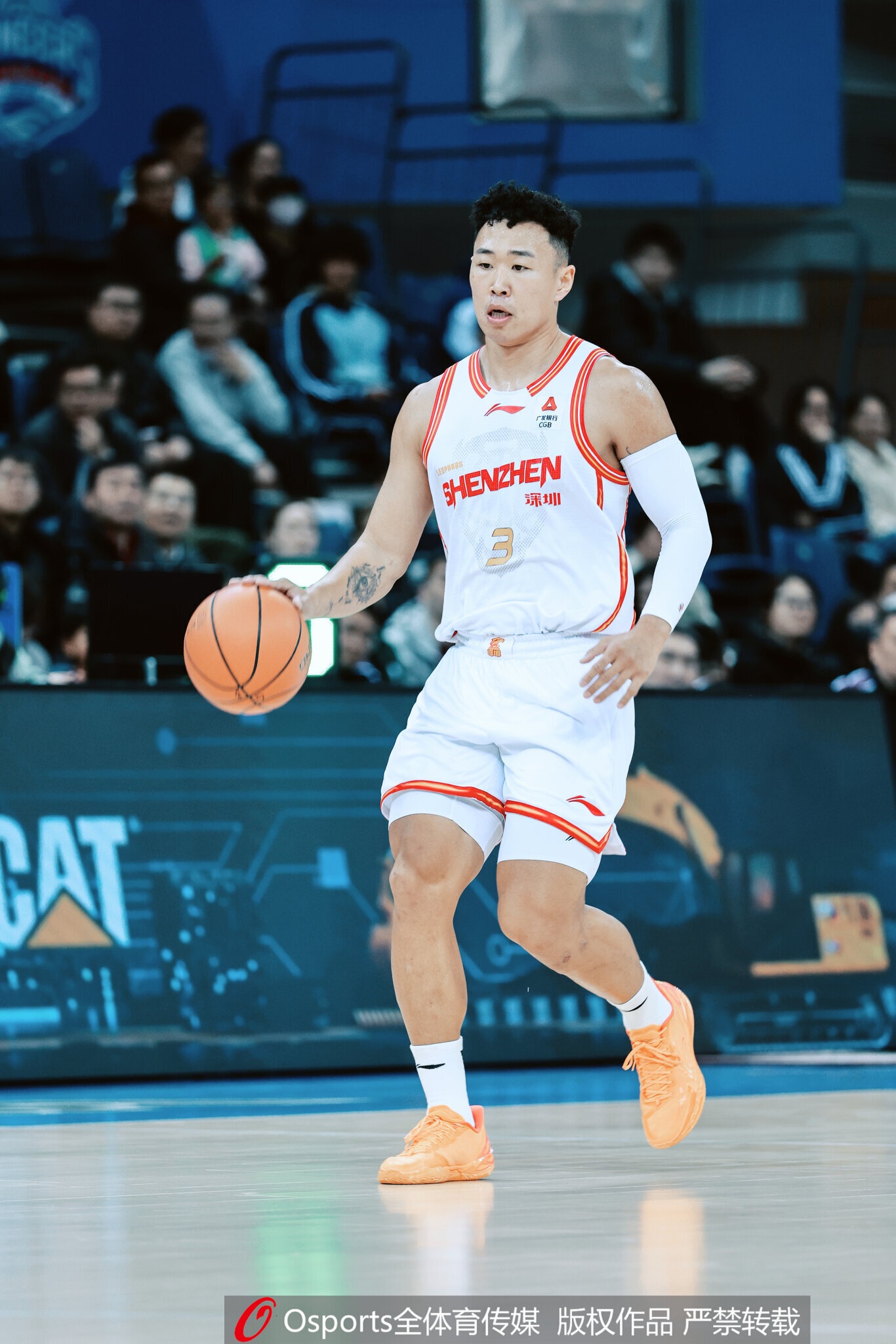 贺希宁当选CBA常规赛MVP 近10季仅3人多次获奖