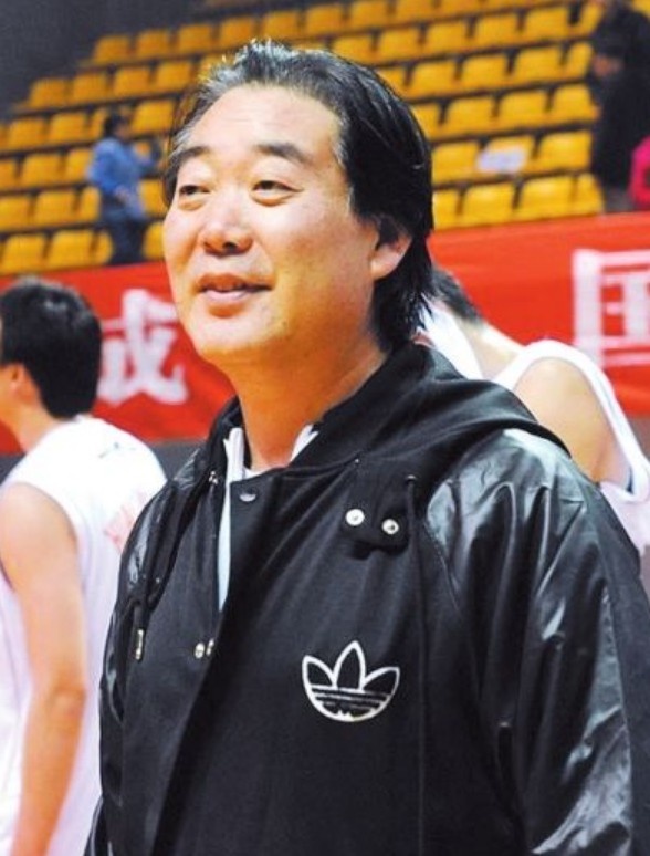 13年前输台北,昆西·戴维斯13中12,易建联只有一次主防 13年前输台北,昆西·戴维斯13中12,易建联只有一次主防
