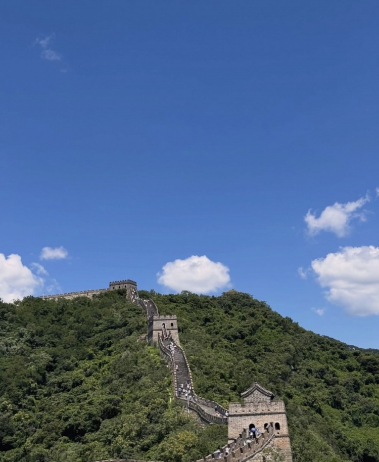 马德鲁加晒长城打卡照:世界七大奇迹之一名不虚传 马德鲁加晒长城打卡照:世界七大奇迹之一名不虚传