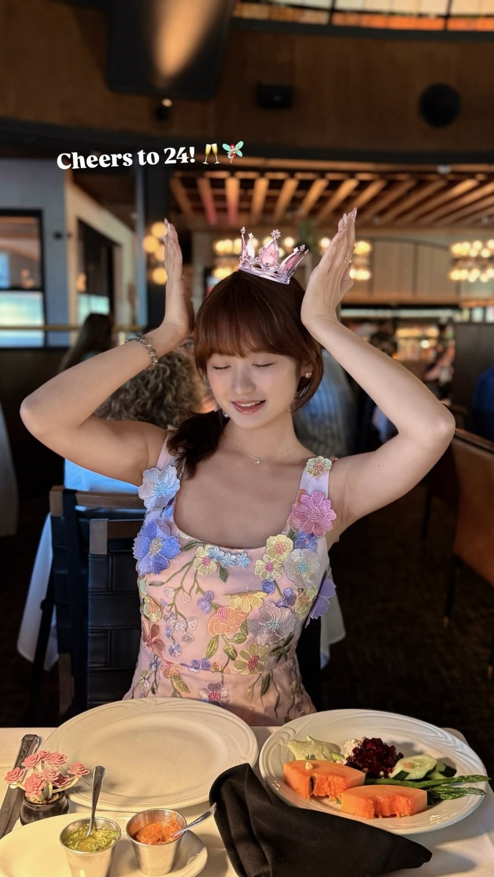 女大三！杨瀚森女友24岁生日晒照