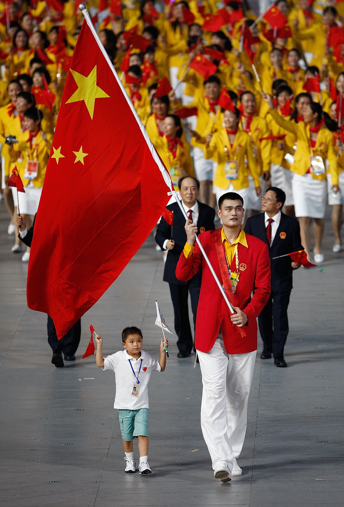 奥拉朱旺领衔国际球员80大,姚明第18,文班仅第50 奥拉朱旺领衔国际球员80大,姚明第18,文班仅第50