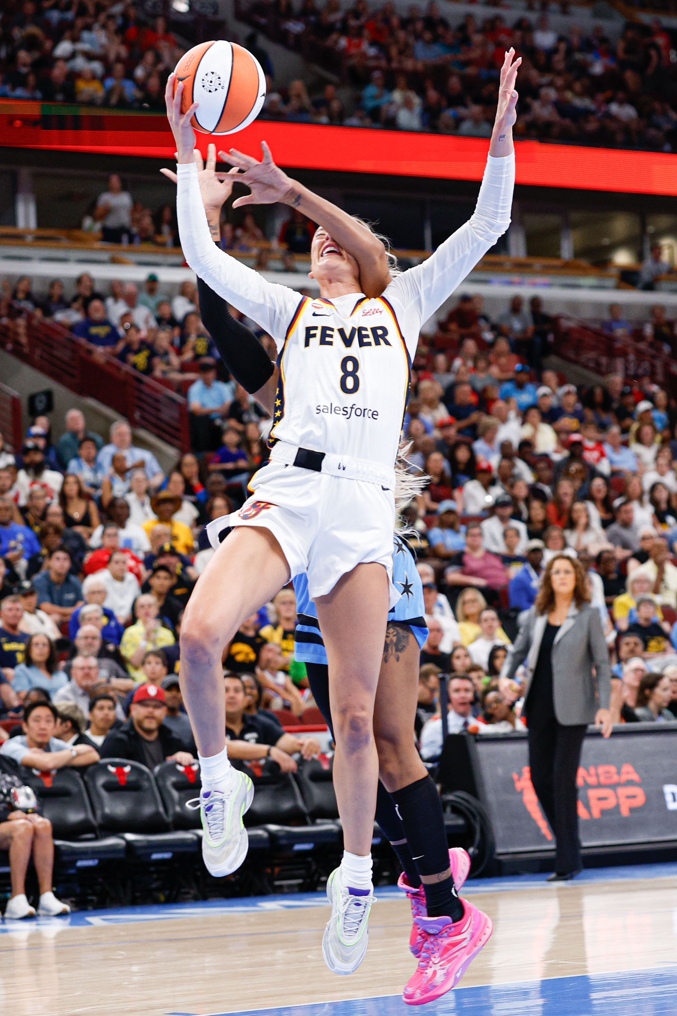 WNBA卡林顿二级恶犯驱逐后发文:白人特权言论不针对犯规