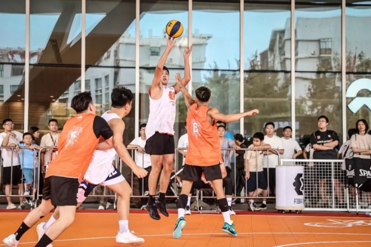 FIBA Open 3x3长宁站 KOTC加时逆转夺男子组冠军 FIBA Open 3x3长宁站 KOTC加时逆转夺男子组冠军