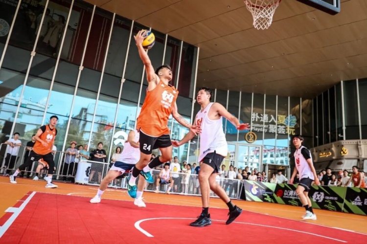 FIBA Open 3x3长宁站 KOTC加时逆转夺男子组冠军 FIBA Open 3x3长宁站 KOTC加时逆转夺男子组冠军