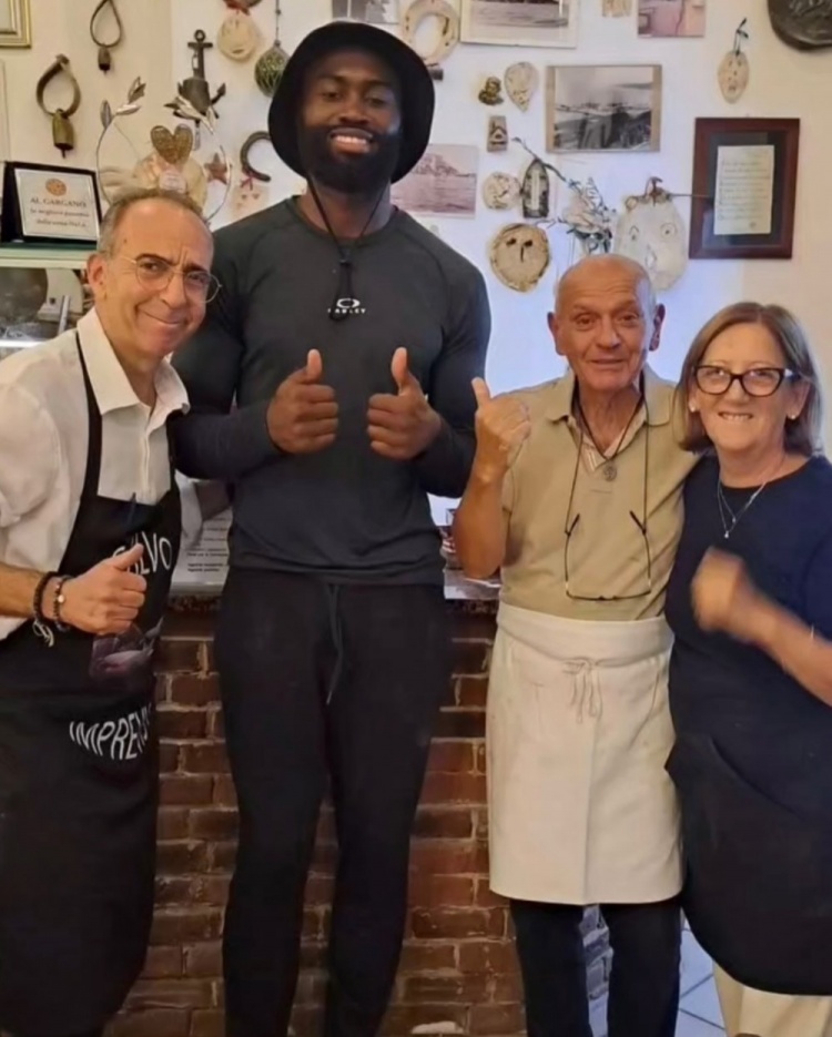 热情款待!NBA意大利官方账号晒布朗近期造访意大利米兰组图 热情款待!NBA意大利官方账号晒布朗近期造访意大利米兰组图