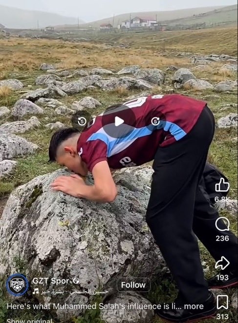 成景点了！萨拉赫晒游玩照，土耳其球迷纷纷实地打卡他坐过的石头