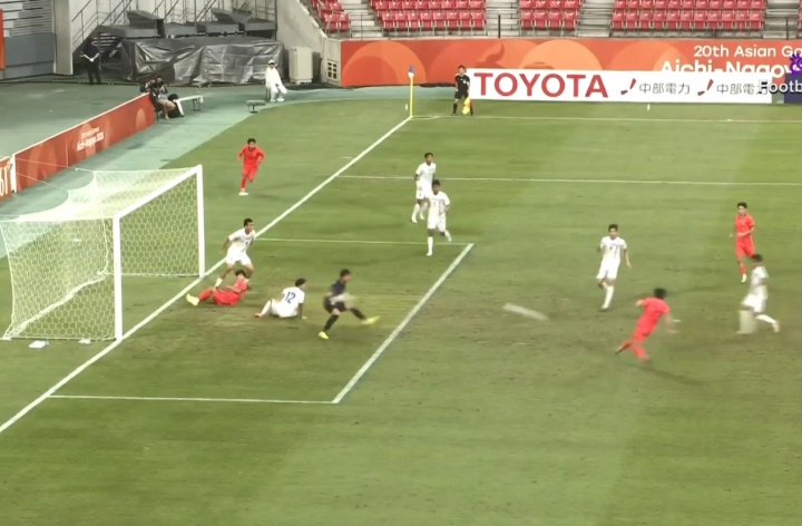 下半场带球入场！胡荷韬空位补射破门，U23国足2-0领先泰国
