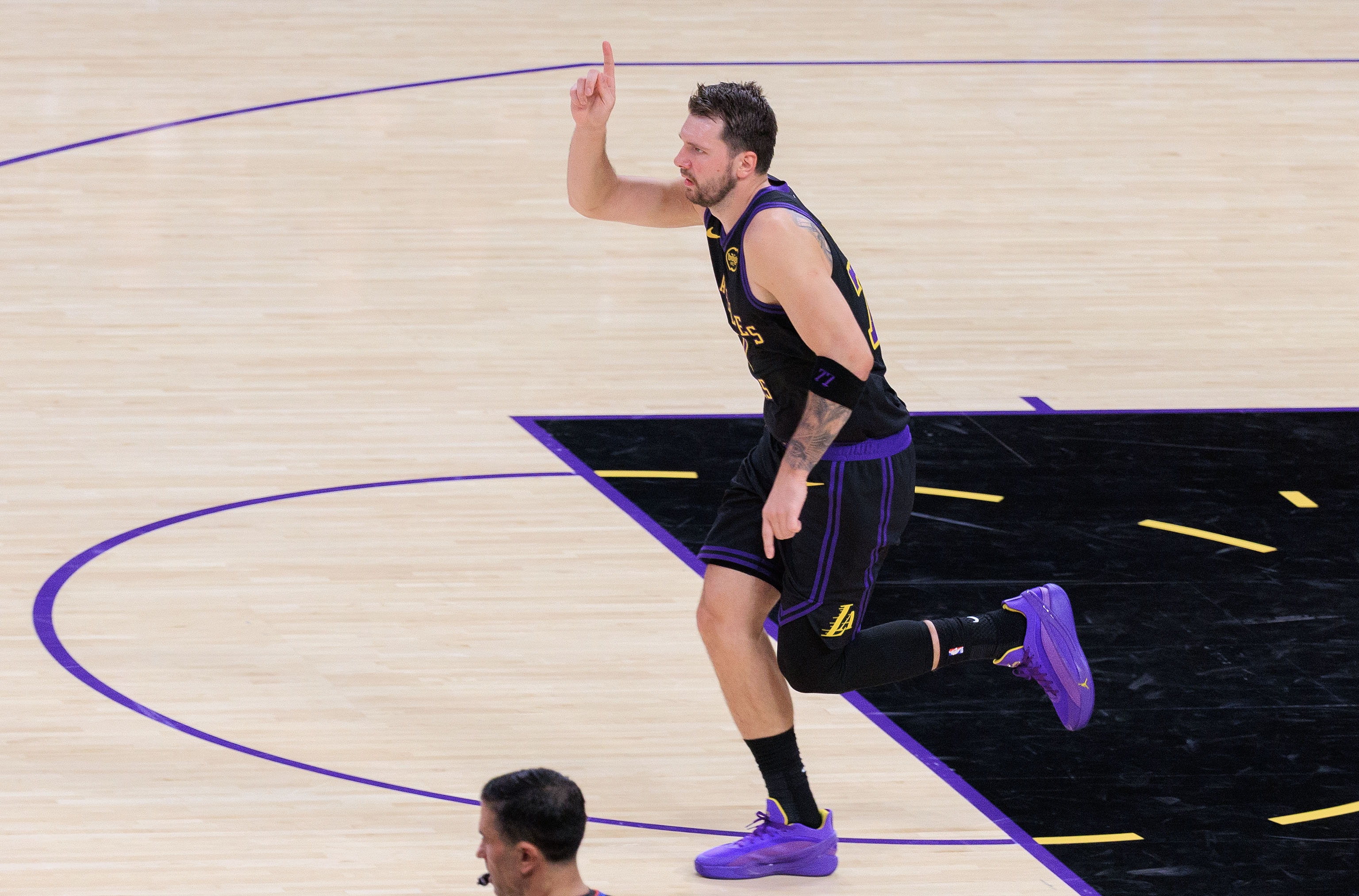 帕金斯因东契奇60分表现考虑调整一阵人选