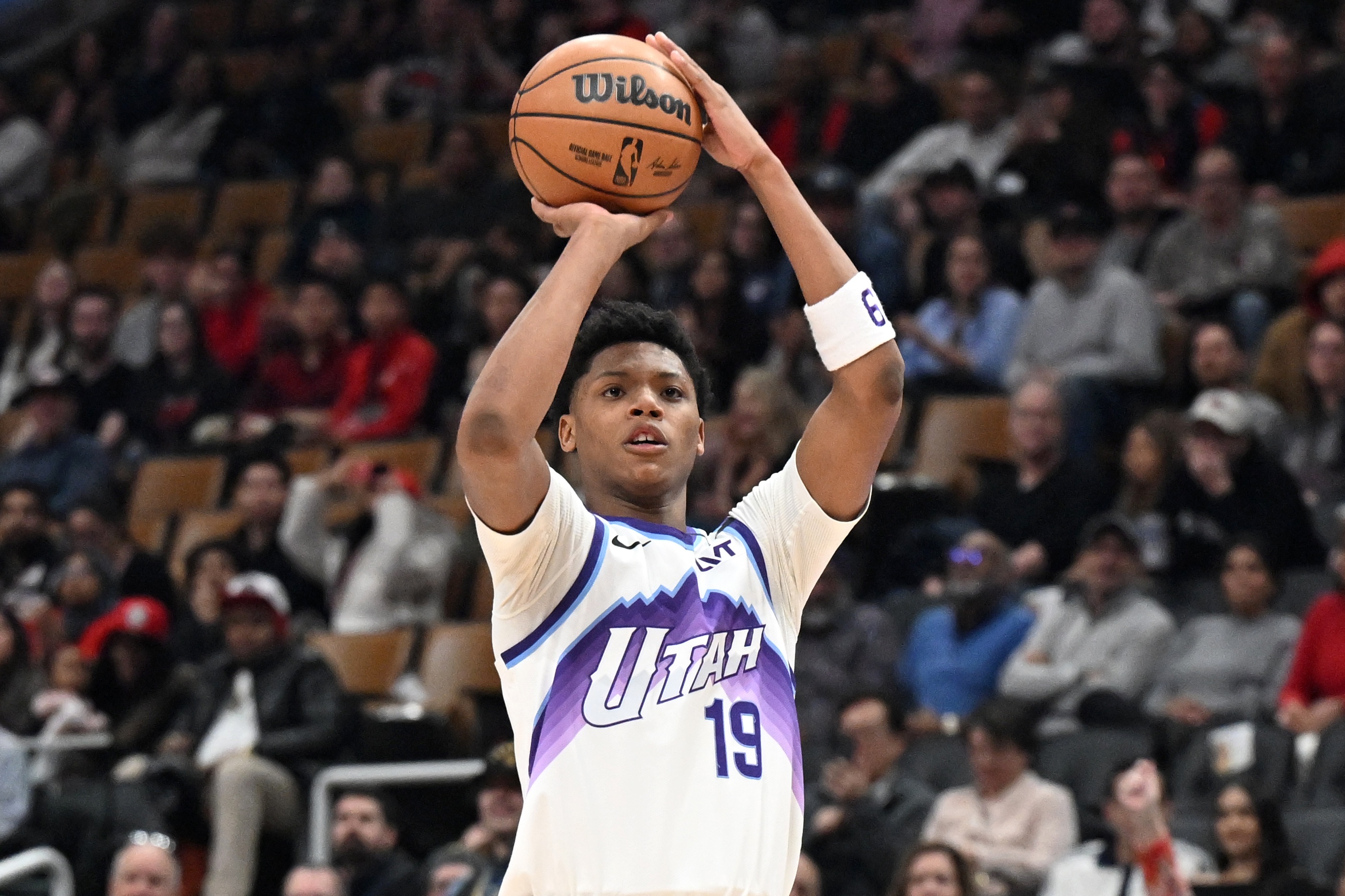 东契奇60分7板5断 主播票选全票当选单日最佳