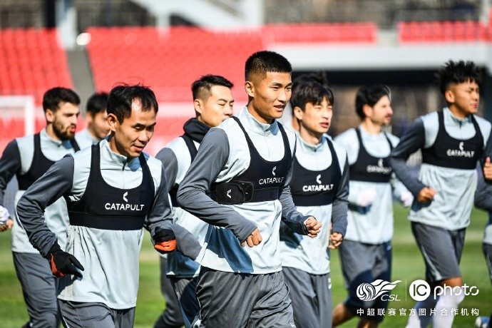 津门虎客战升班马辽宁铁人 于根伟携伤情与国脚话题重返沈阳 津门虎客战升班马辽宁铁人 于根伟携伤情与国脚话题重返沈阳