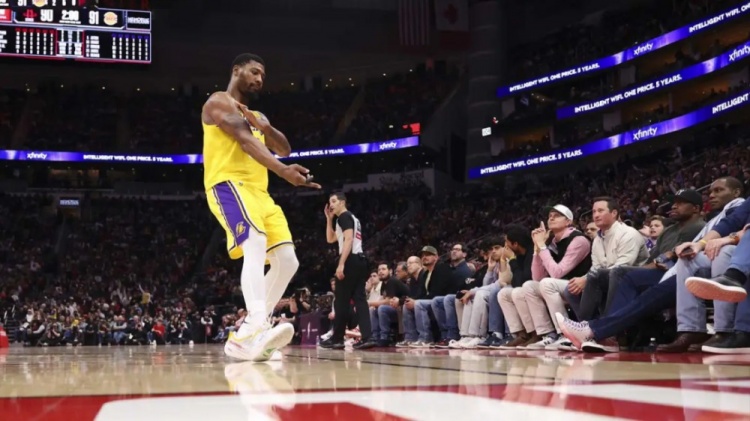 东契奇两战百分湖人八连胜 火箭无控之殇再败