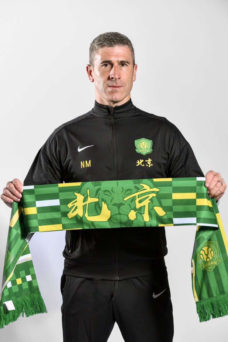 国安主帅蒙哥马利回应上轮争议判罚：尊重裁判决定