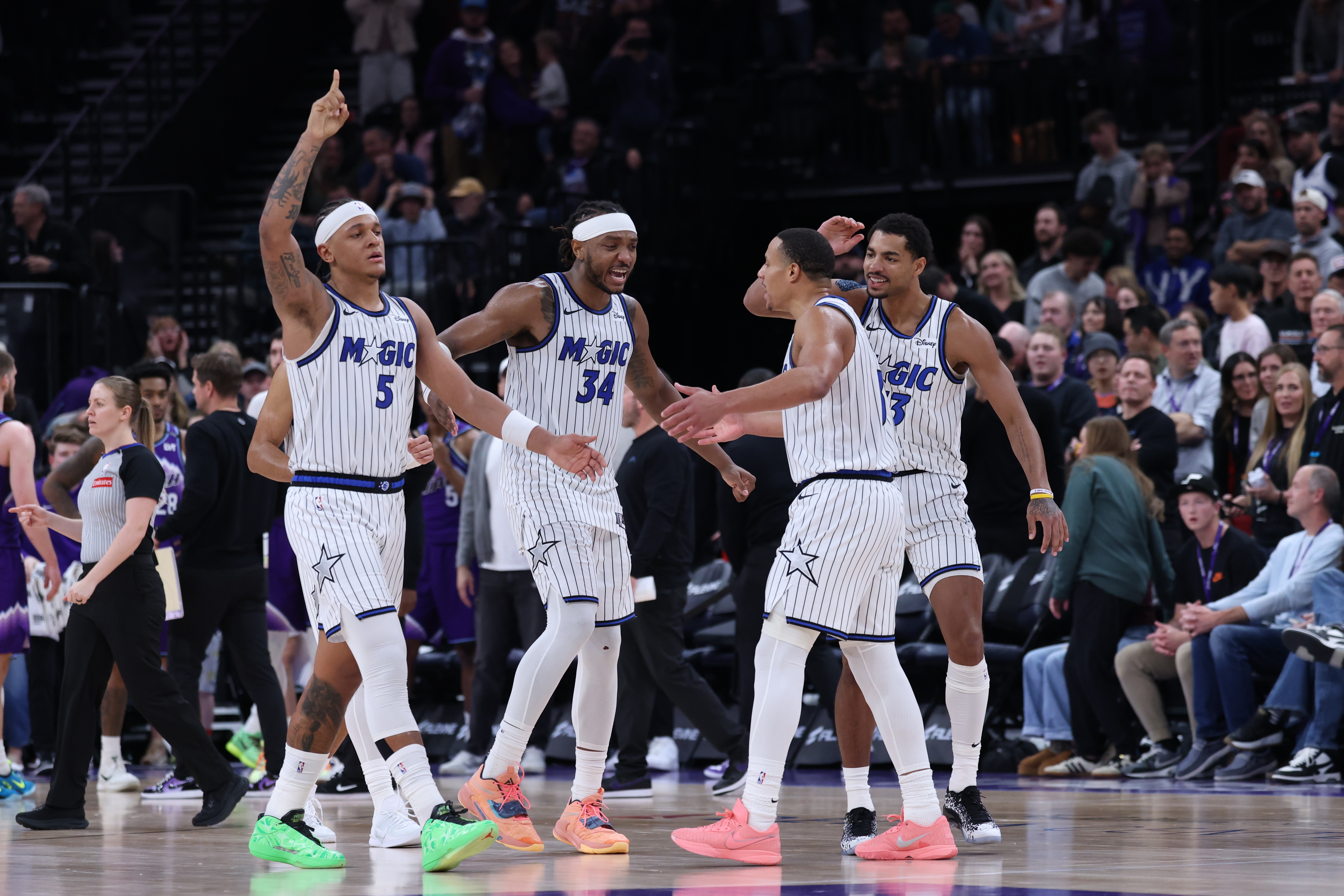 肯纳德绝杀魔术湖人九连胜 东契奇单节16分破换防